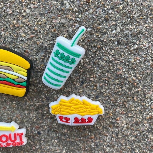 Set of 5 In-n-Out Burger Shoe Charms NEW - Picture 5 of 7